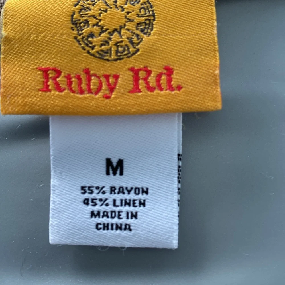 Ruby Rd. Safari linen blend top size medium - Picture 4 of 6